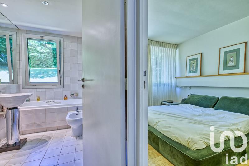 Maison - 220 m² - 5 pièces