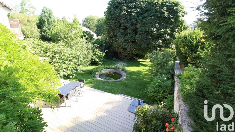 Maison - 204 m² - 7 pièces