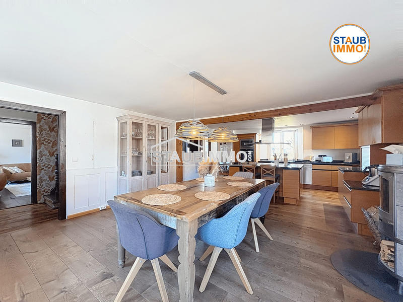 Maison - 243 m² - 7 pièces