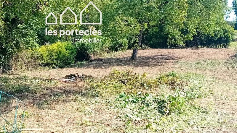 Terrain constructible - 1 179 m²