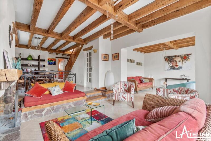 Maison - 215 m² - 8 pièces