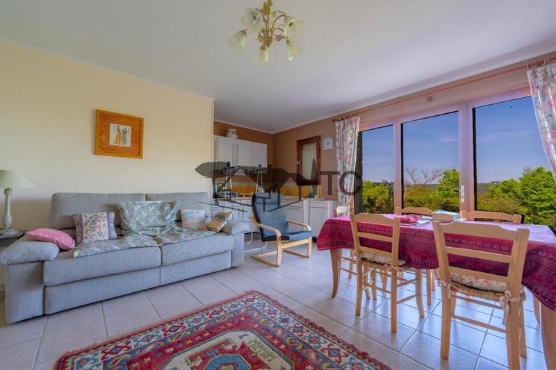 Maison - 216 m² - 7 pièces