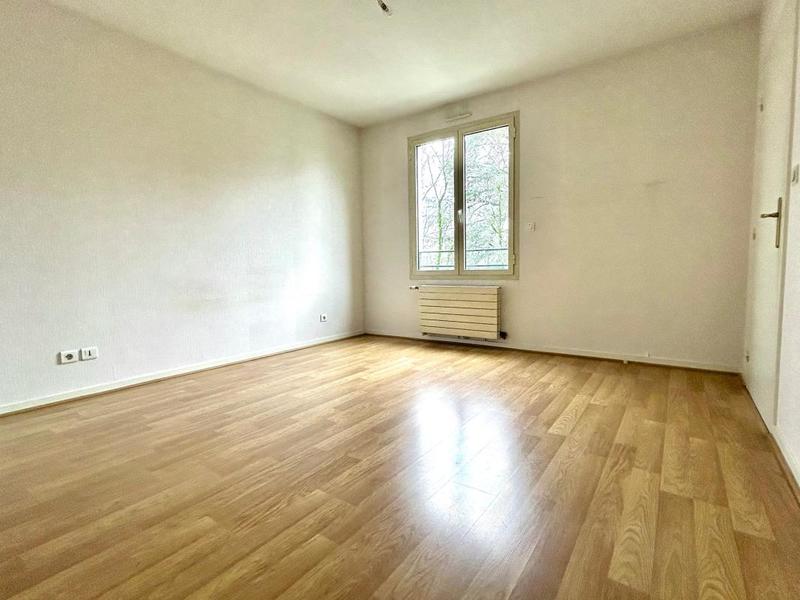 Appartement - 100 m² - 4 pièces