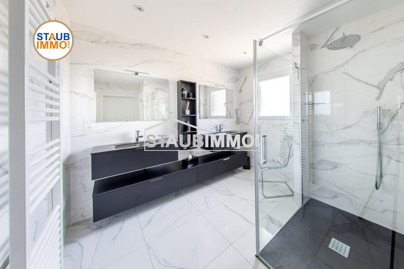 Villa - 437 m² - 13 pièces