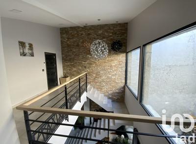 Maison - 305 m² - 7 pièces