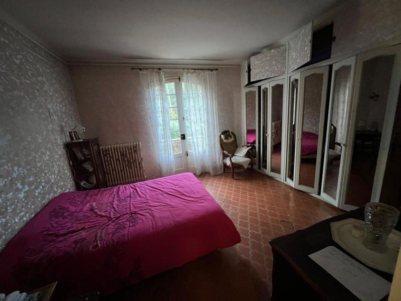 Maison - 240 m² - 5 pièces