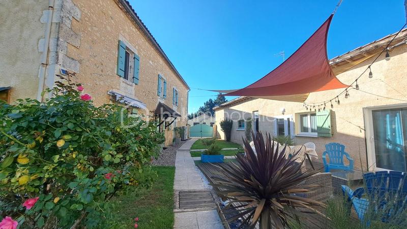 Maison chambre d'hôtes - 340 m² - 8 pièces