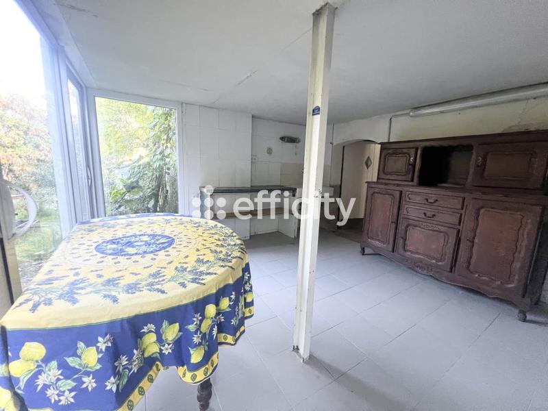 Maison - 213 m² - 10 pièces