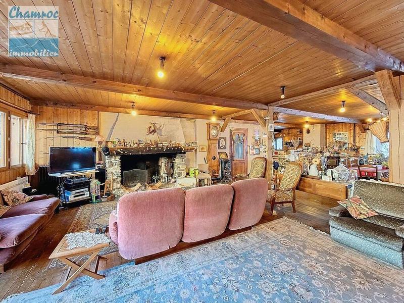 Châlet - 444 m² - 11 pièces