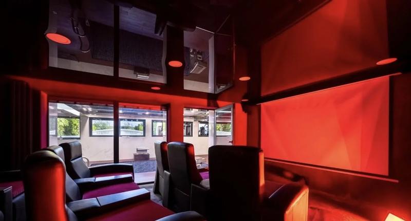 Maison - 340 m² - 5 pièces