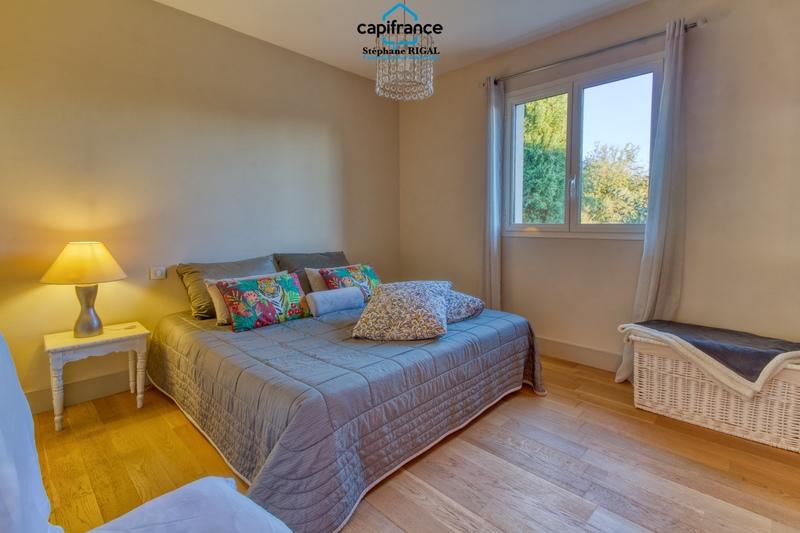 Propriété - 190 m² - 6 pièces