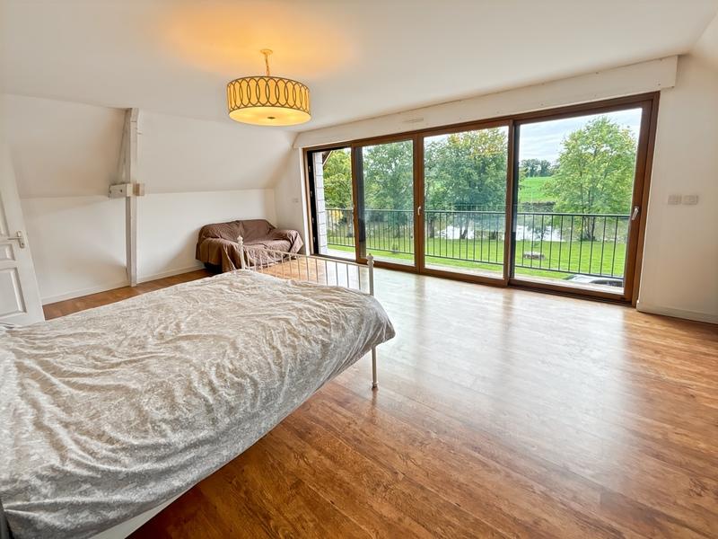 Propriété - 274 m² - 8 pièces