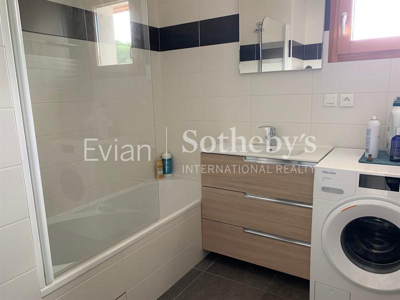 Appartement - 90 m² - 4 pièces