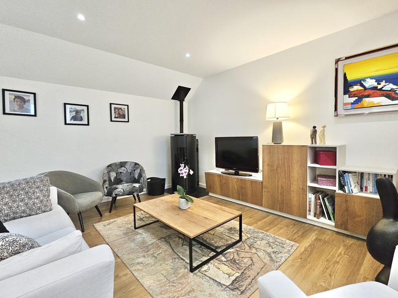 Maison - 221 m² - 8 pièces