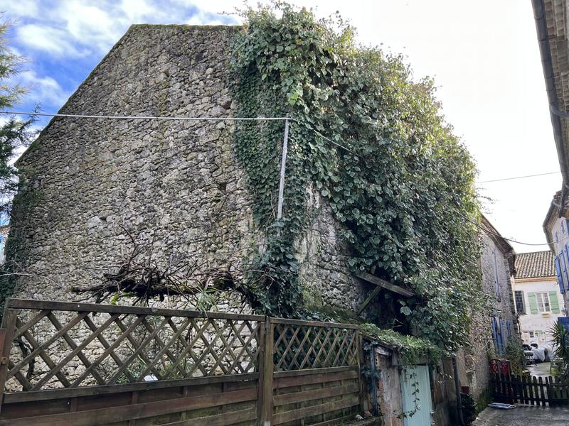 Appartement - 124 m² - 1 pièce