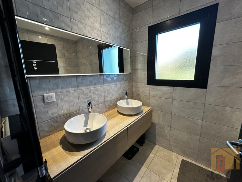 Maison contemporaine - 163 m² - 5 pièces