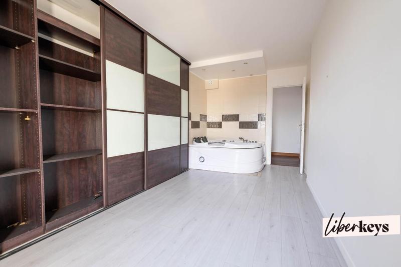 Appartement - 113 m² - 6 pièces