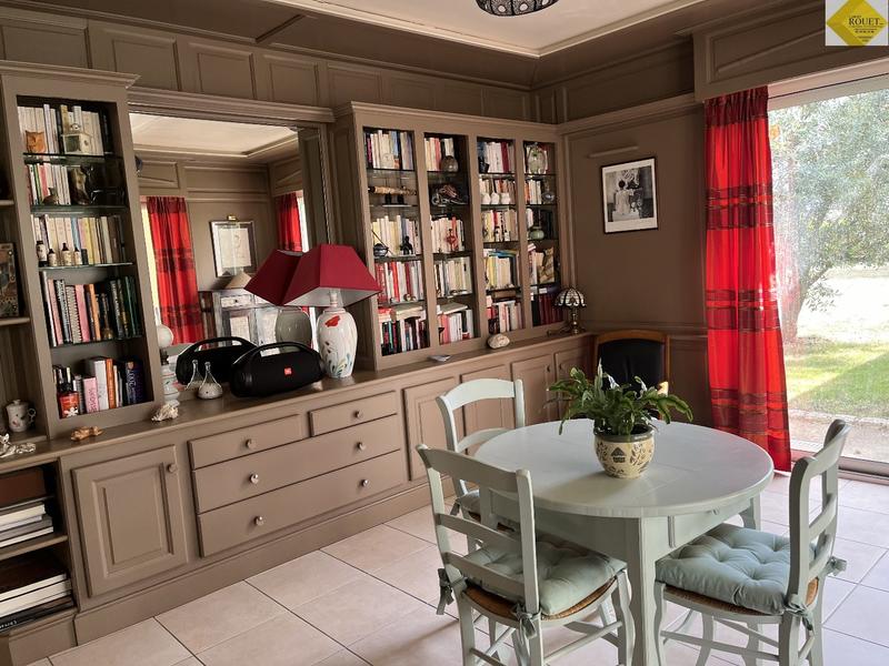 Villa - 215 m² - 8 pièces