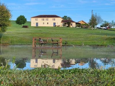 Maison - 180 m² - 7 pièces