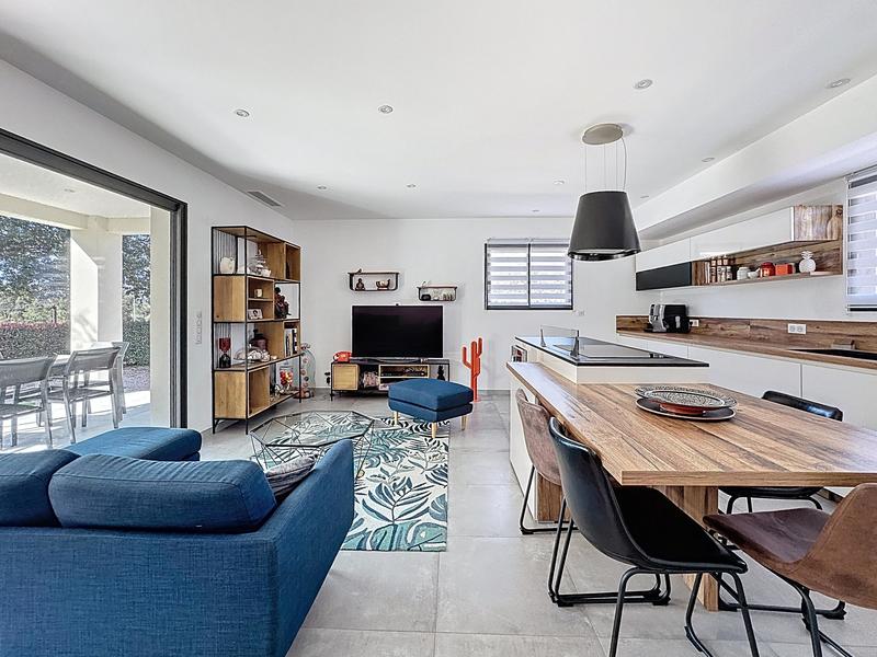 Villa - 99 m² - 4 pièces