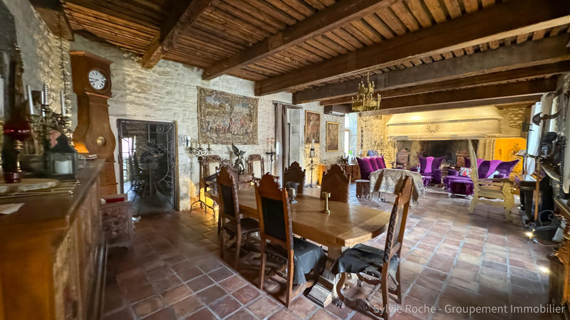 Propriété - 402 m² - 8 pièces