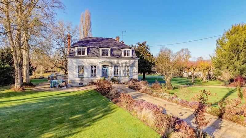 Maison de maîtres - 244 m² - 8 pièces