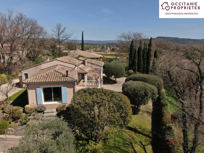 Villa - 270 m² - 8 pièces