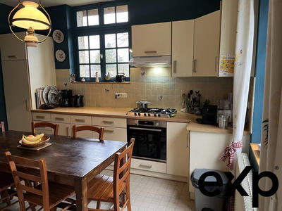 Maison - 237 m² - 10 pièces