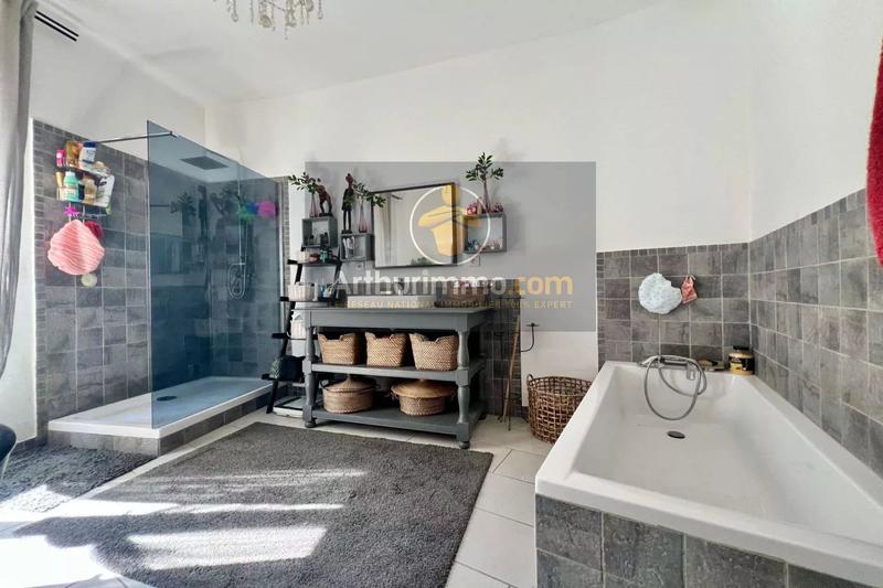 Maison - 150 m² - 4 pièces