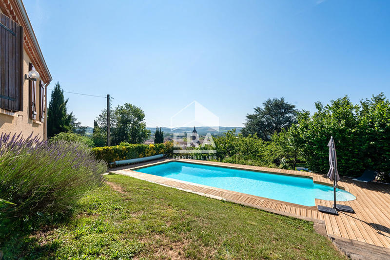 Maison - 198 m² - 8 pièces