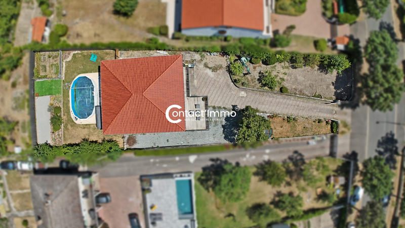 Maison - 220 m² - 7 pièces