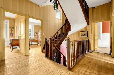Maison - 276 m² - 10 pièces