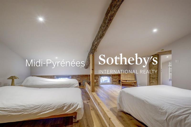 Corps de ferme - 600 m² - 14 pièces