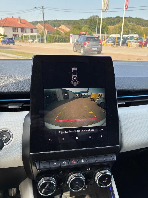 Renault Clio V 1.6 E-Tech Hybrid First