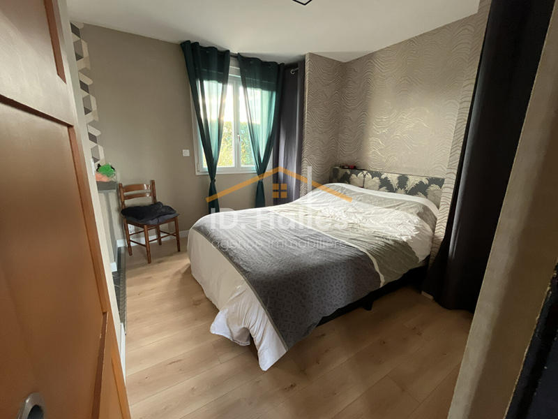 Maison - 161 m² - 9 pièces