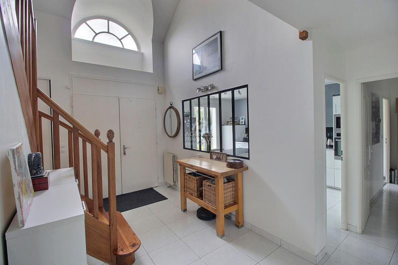 Maison - 180 m² - 7 pièces