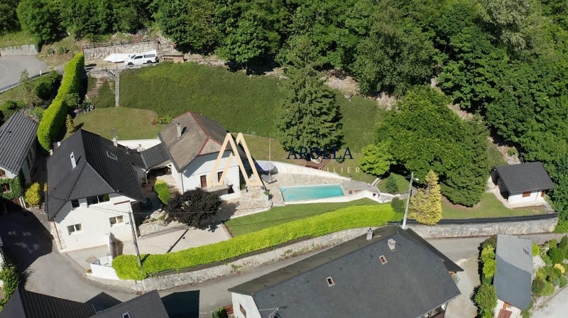 Maison ancienne - 236 m² - 10 pièces