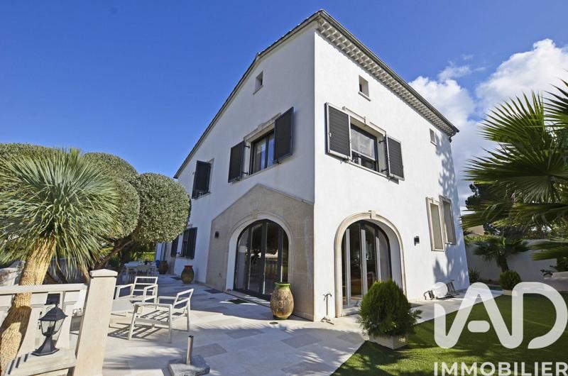 Maison de maîtres - 326 m² - 7 pièces