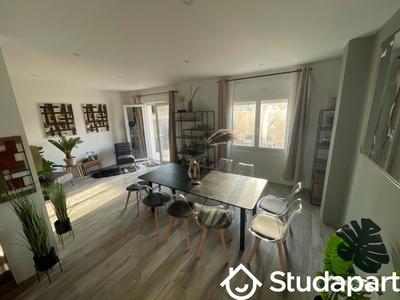 Chambre - 234 m² - 1 pièce