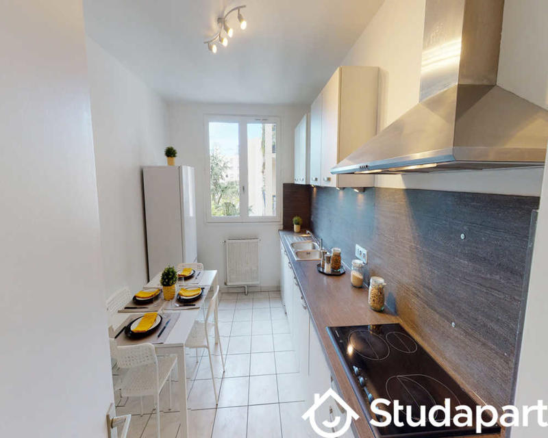 Chambre - 80 m² - 1 pièce