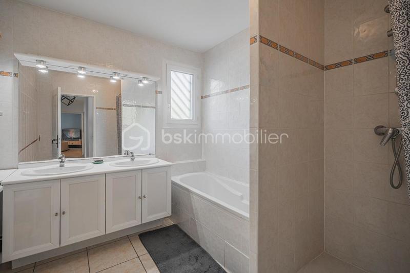 Appartement - 79 m² - 3 pièces