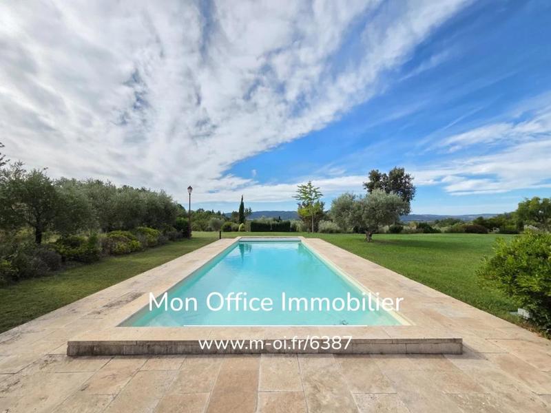 Propriété - 340 m² - 7 pièces