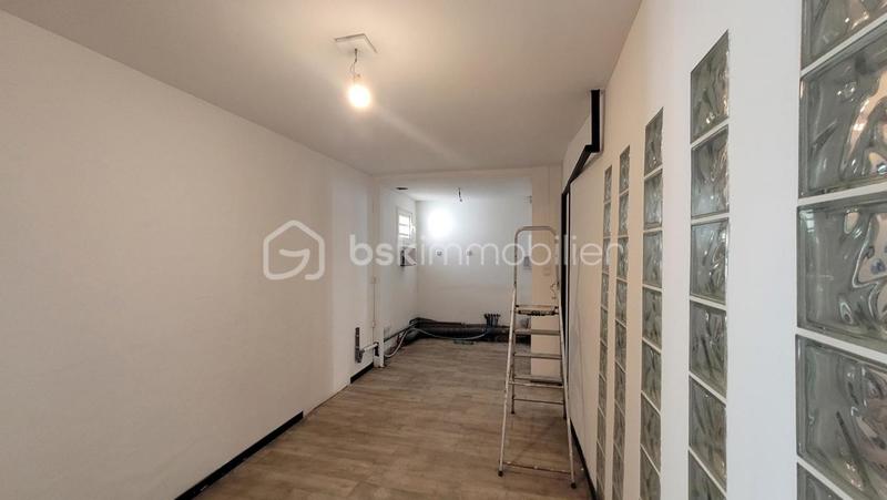 Local commercial - 140 m² - 6 pièces