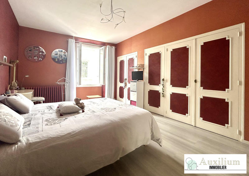 Maison ancienne - 180 m² - 5 pièces