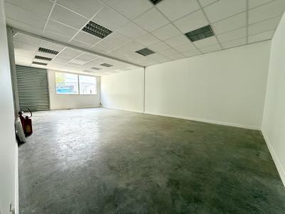 Local d'activités - 95 m² - 3 pièces