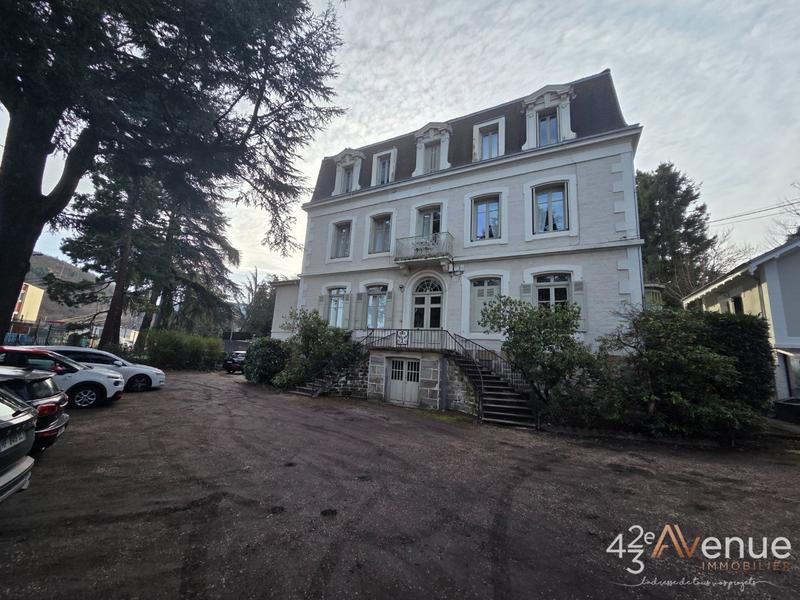 Appartement - 128 m² - 5 pièces