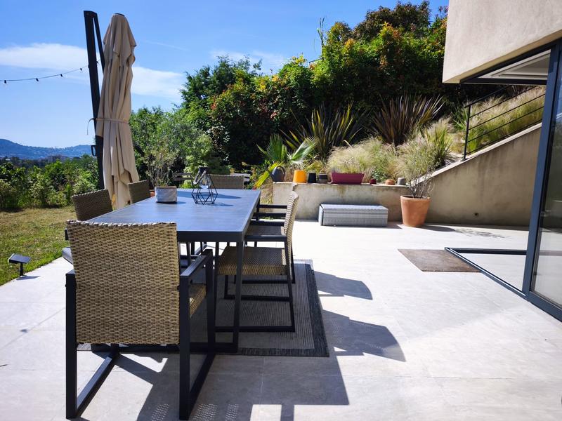 Maison - 180 m² - 5 pièces