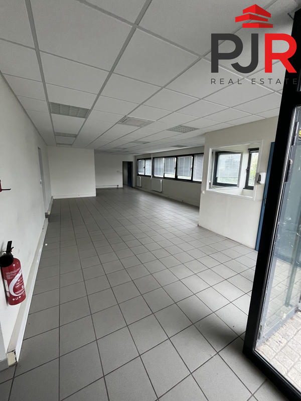 Local d'activités - 326 m²