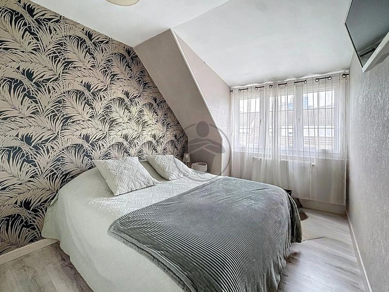 Maison - 90 m² - 5 pièces