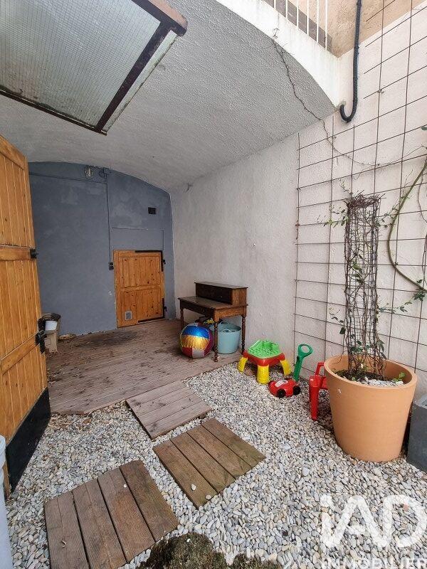 Maison - 236 m² - 8 pièces